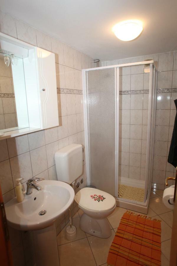 Accommodation Lily Vrana  エクステリア 写真