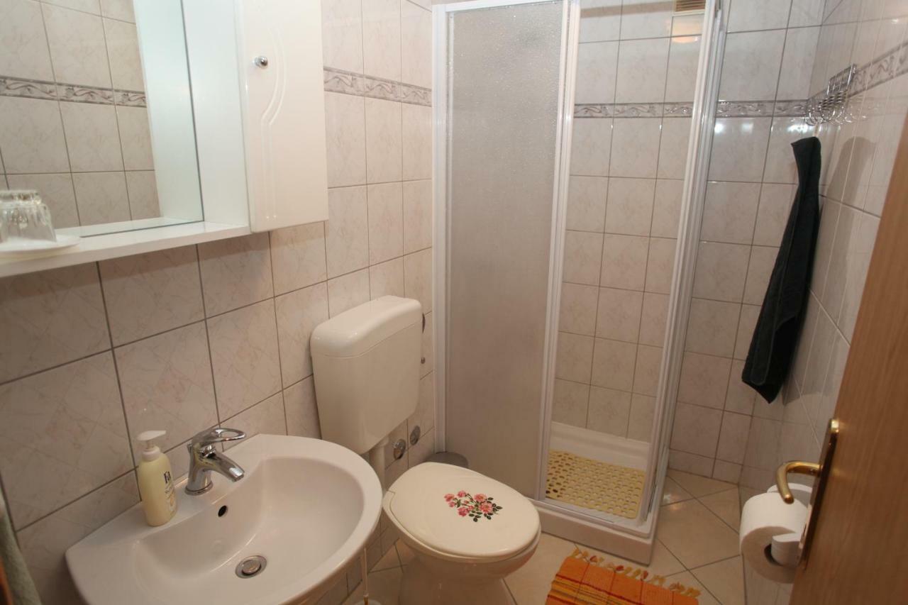 Accommodation Lily Vrana  エクステリア 写真